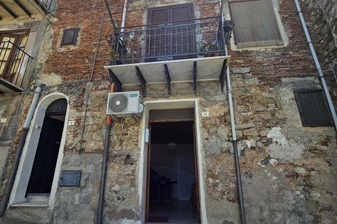 Landsbyhus i Collesano, Palermo, Collesano - € 35.000 | Ref: 10641 - foto 1